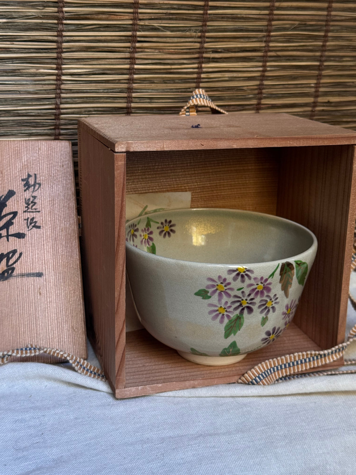 Kyoto Ware Matcha Chawan by Tanaka Kōsen — Hand-Painted Miyako-wasure, Gold Accents, Signed Wooden Box