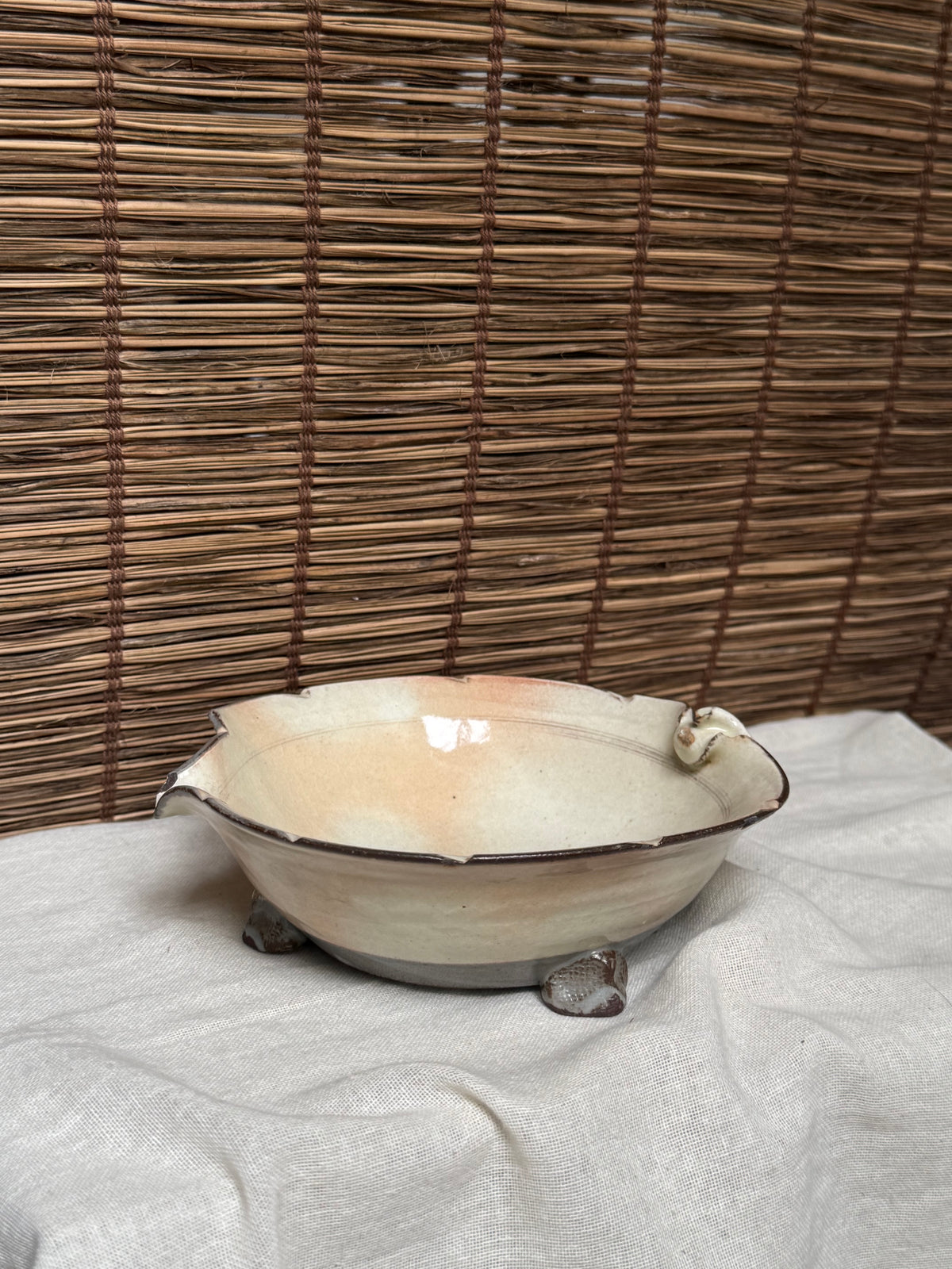 Hagi-yaki Leaf-Shaped Footed Bowl, Handled, Pink-Blush Ivory Glaze