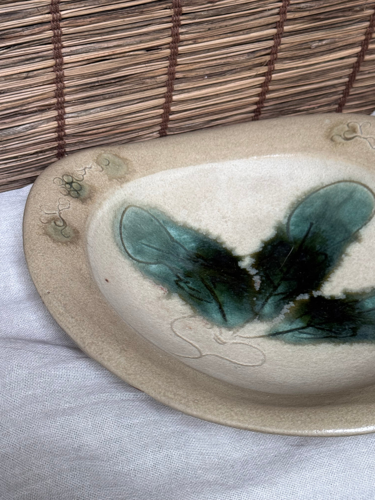 Unzen Artist-Made Serving Plate/Bowl — Large Irregular Studio Pottery, Painted Leaf Motif