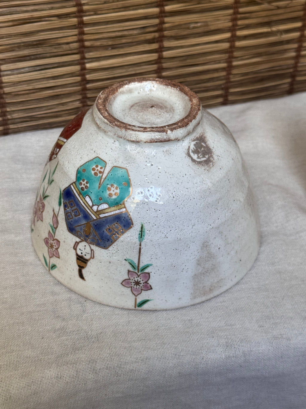 Seasonal Chawan Tea Bowl for Hinamatsuri — Emperor and Empress Dolls with Peach Blossoms, Enamel and Gold